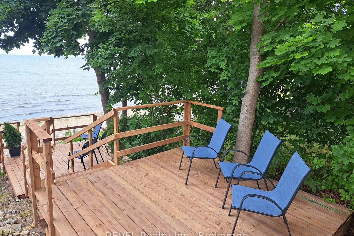 80 Lighthouse Drive photo 3