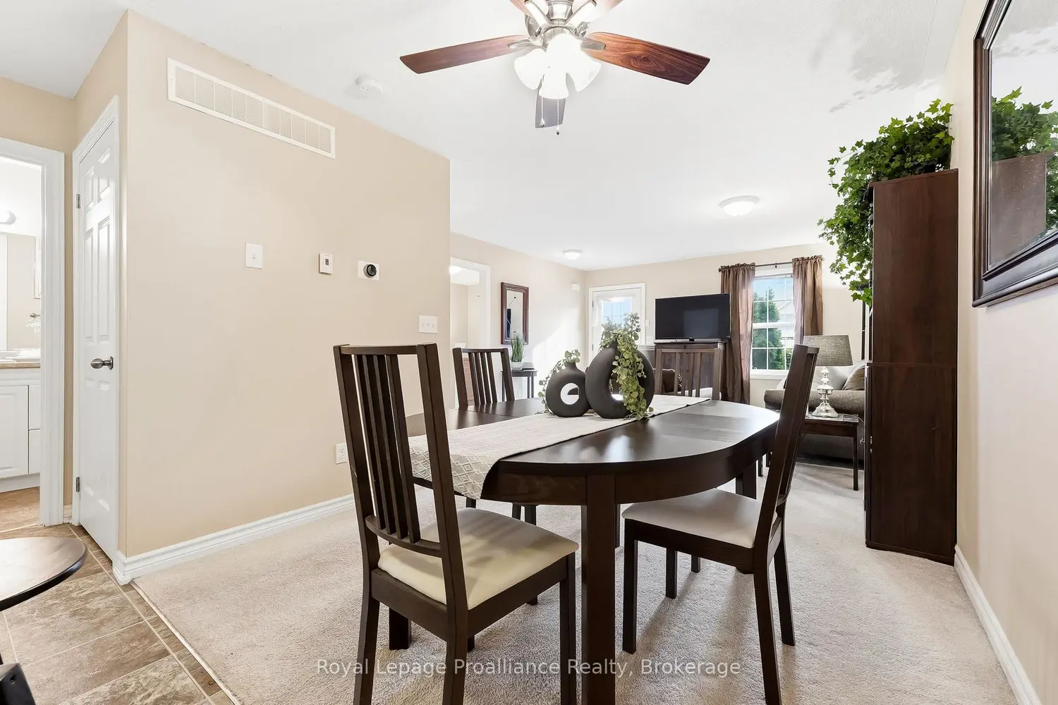 23 Empire Boulevard photo 5