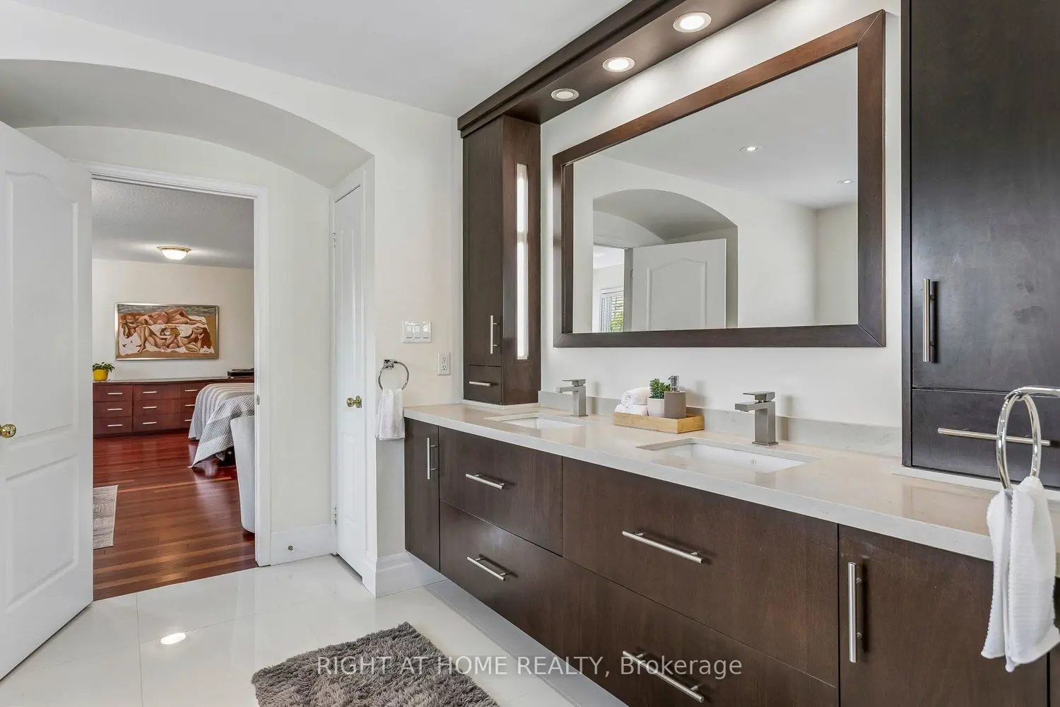 4263 Couples Crescent photo 3