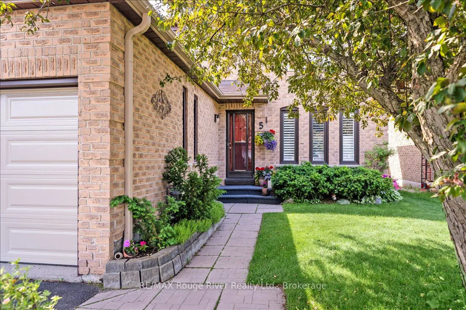 5 Gurr Crescent