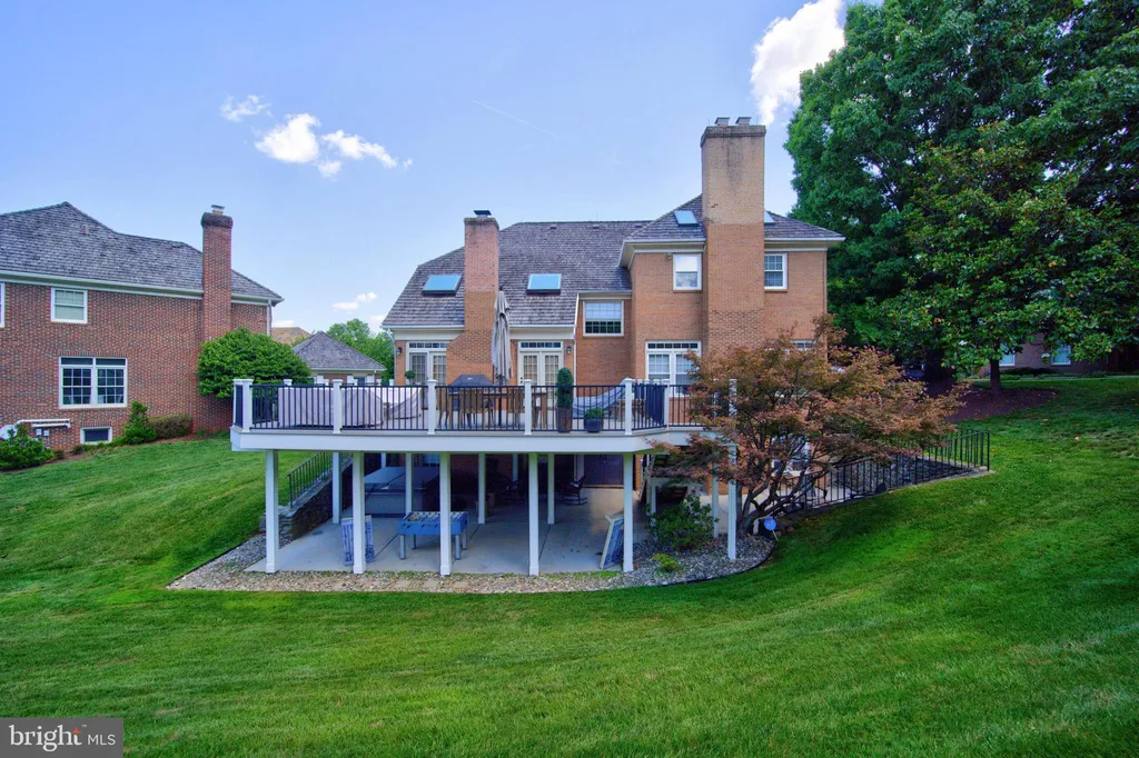 9110 Willow Gate Lane, Bethesda, MD 20817