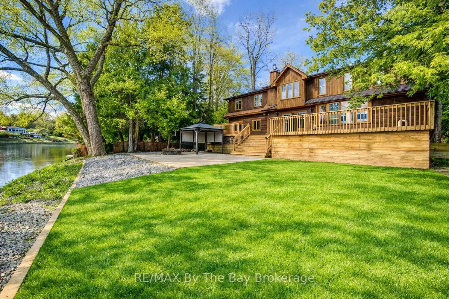 646 Oxbow Park Drive photo 3