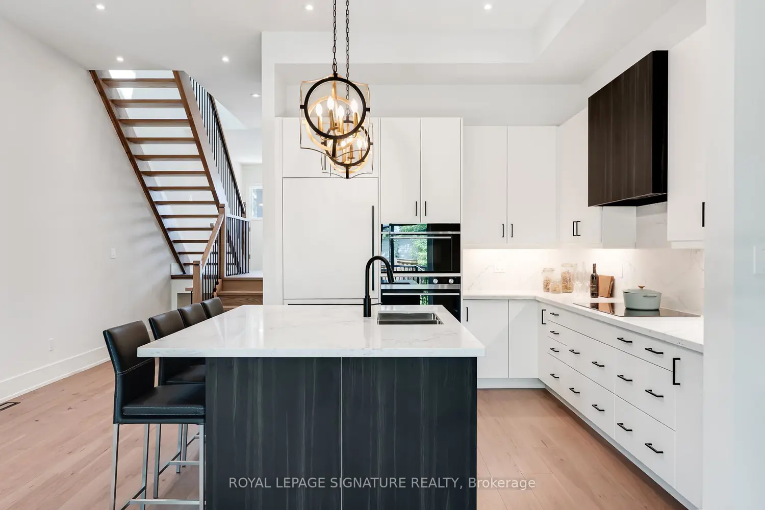62 Ash Crescent photo 3