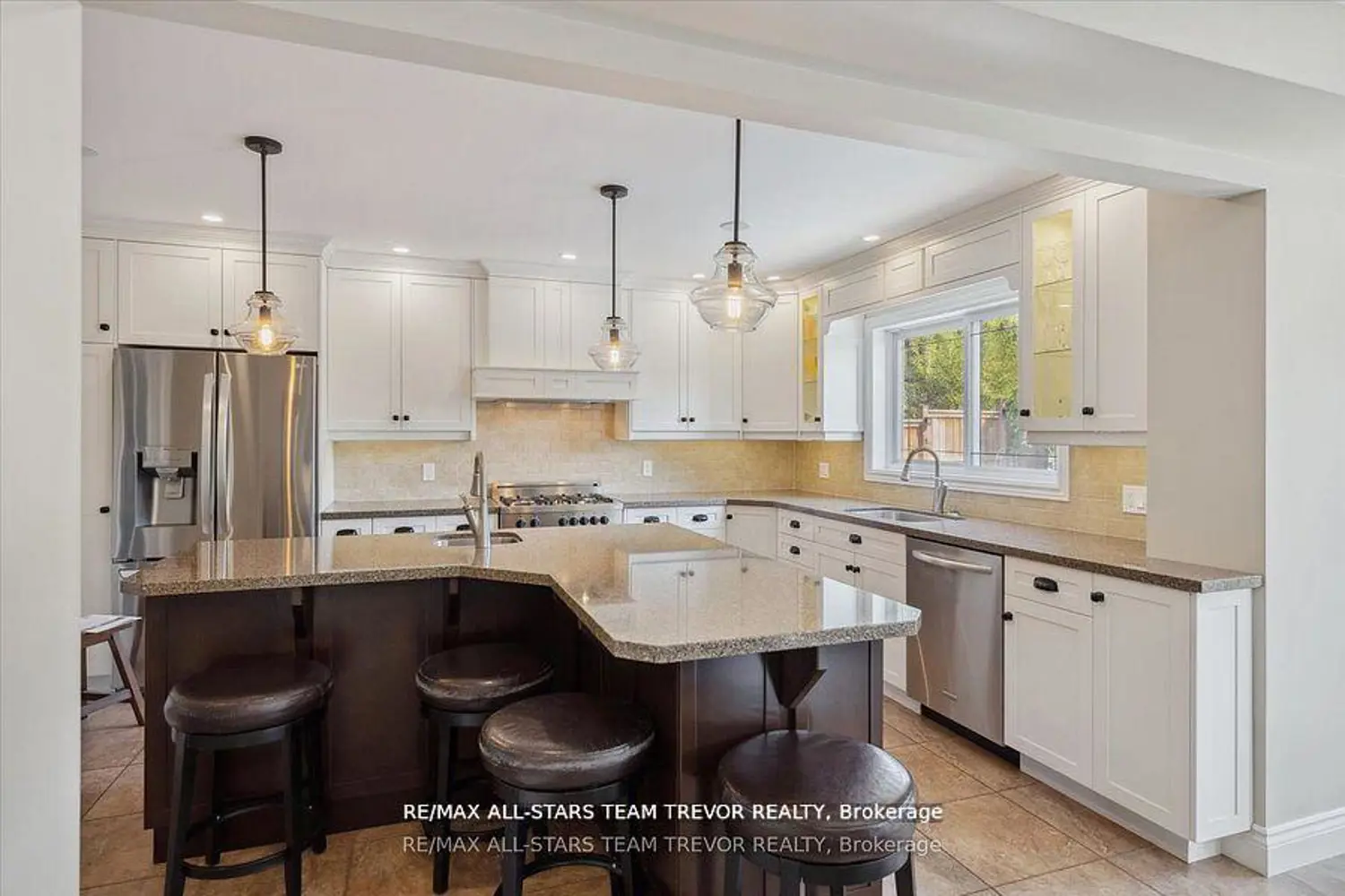 23 Litner Crescent photo 4