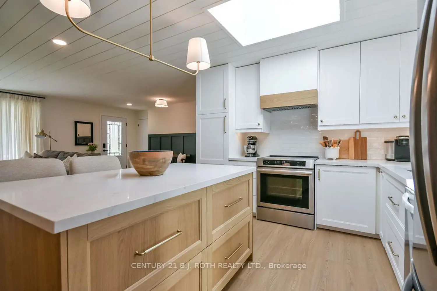 1078 Sunnidale Road photo 5