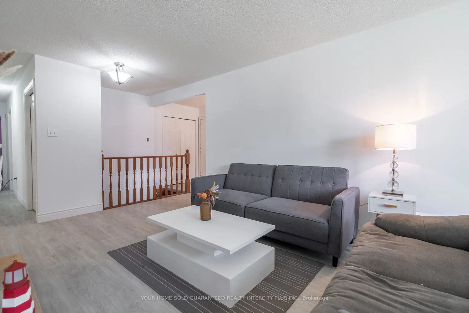 19 Windsor Drive photo 2