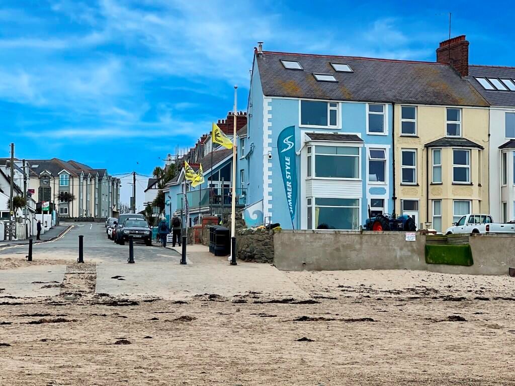 3 bed flat for saleApartment 2, 1 Beach Terrace, Rhosneigr, Gwynedd LL64