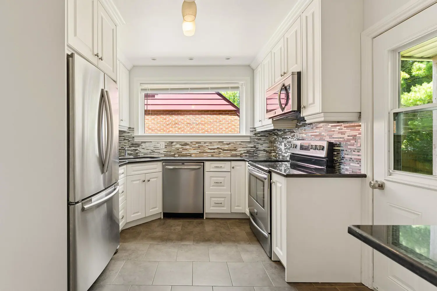 580 Weber Street photo 5