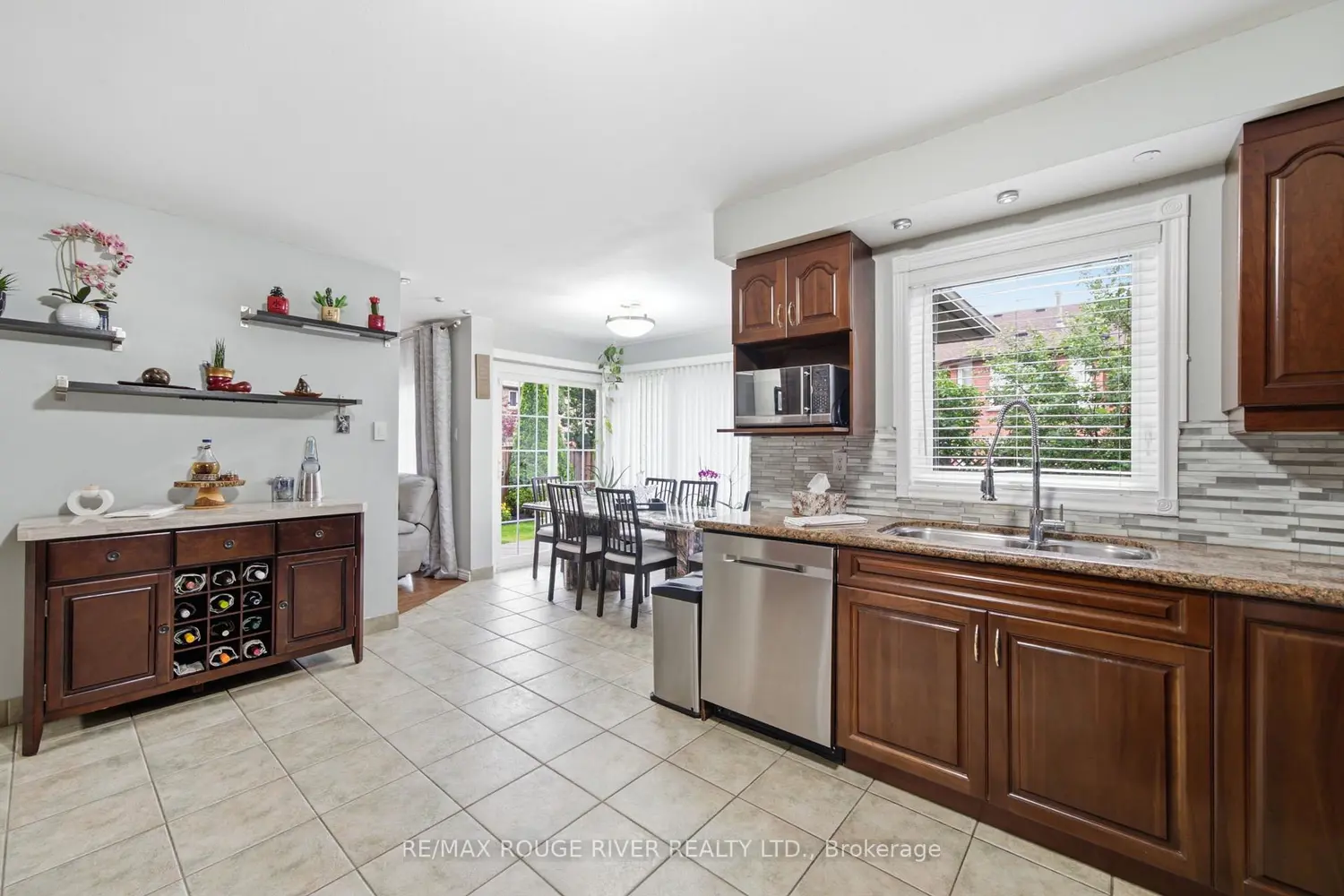 561 Cattail Court photo 3