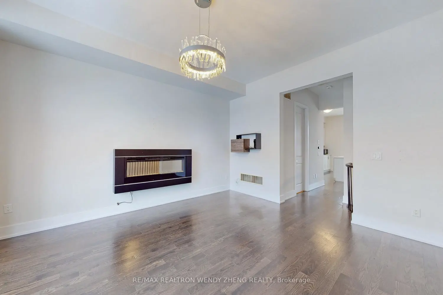 9184 Bathurst Street photo 5