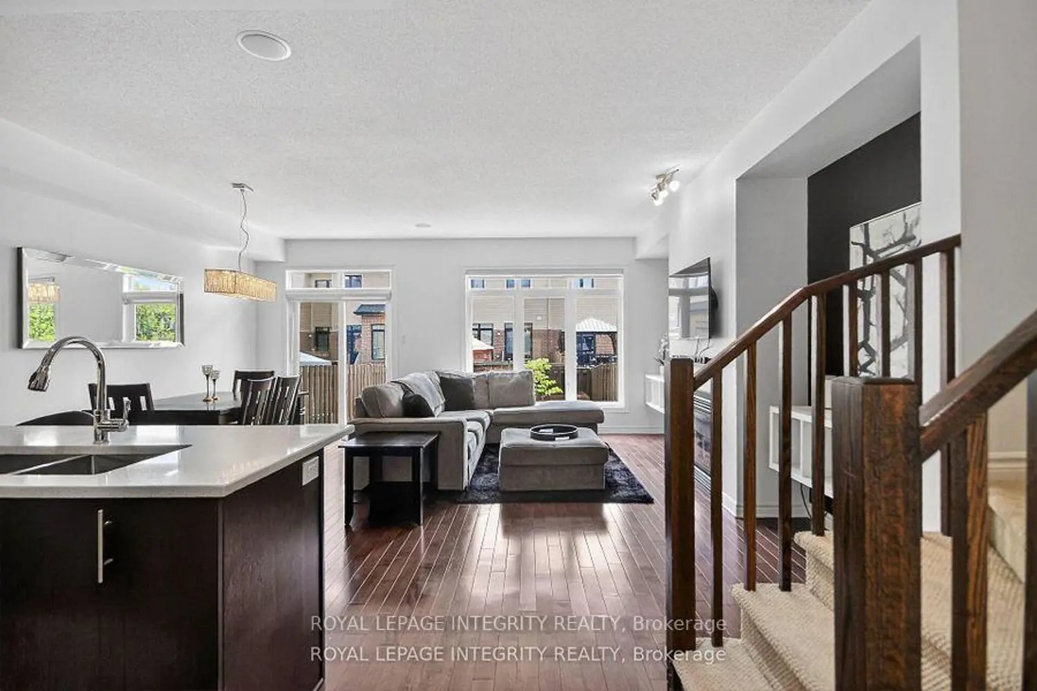 345 Cooks Mill Crescent photo 5