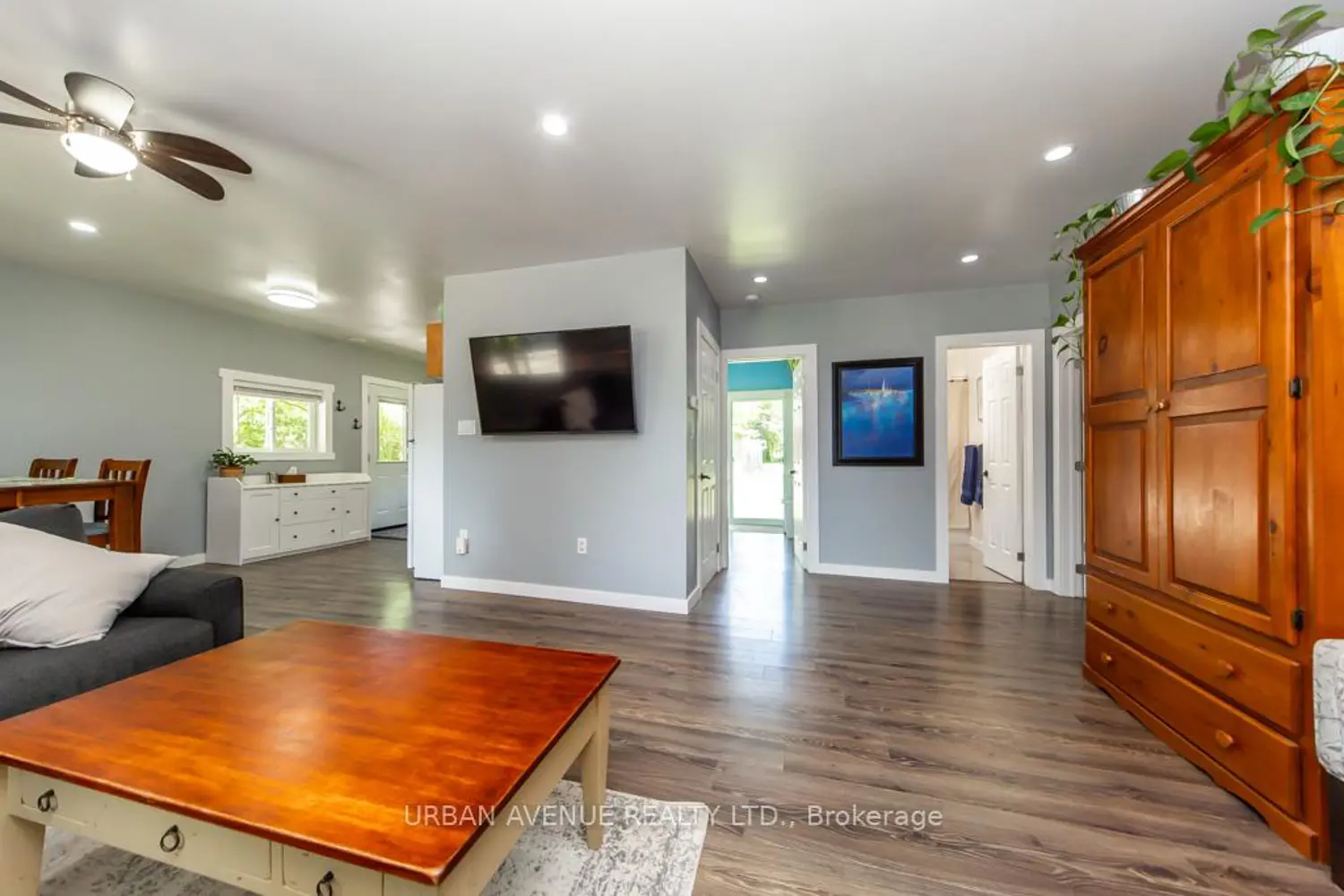 23505 Lakeridge Road photo 4