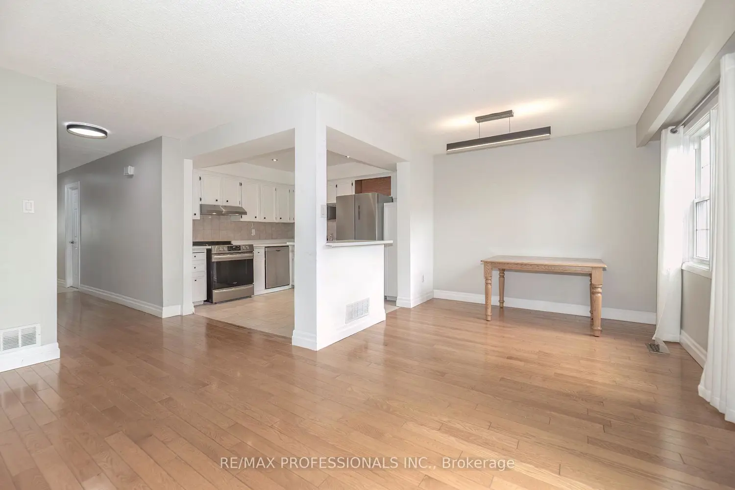 1951 Rathburn Road 20 photo 5