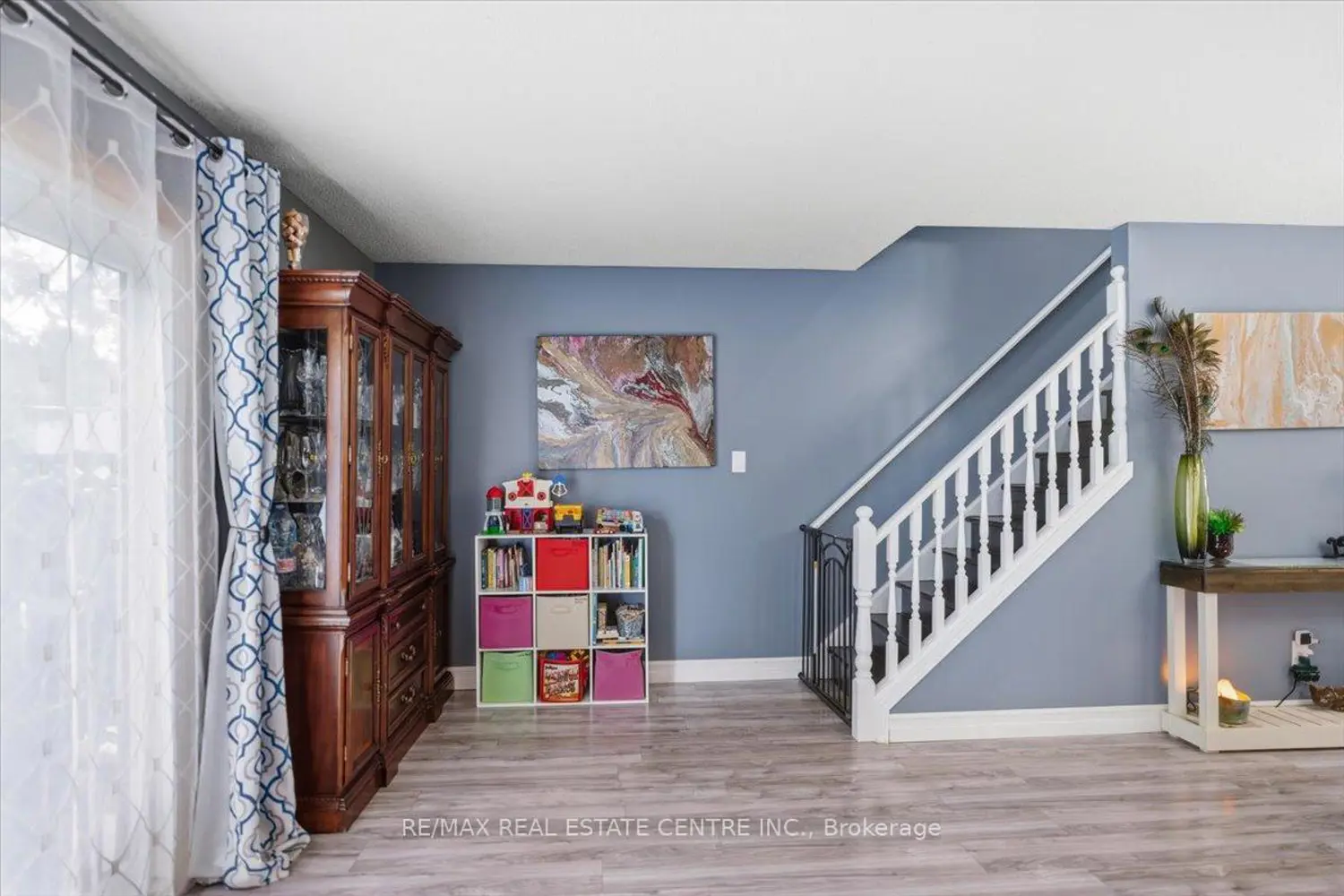 4804 John Street photo 5