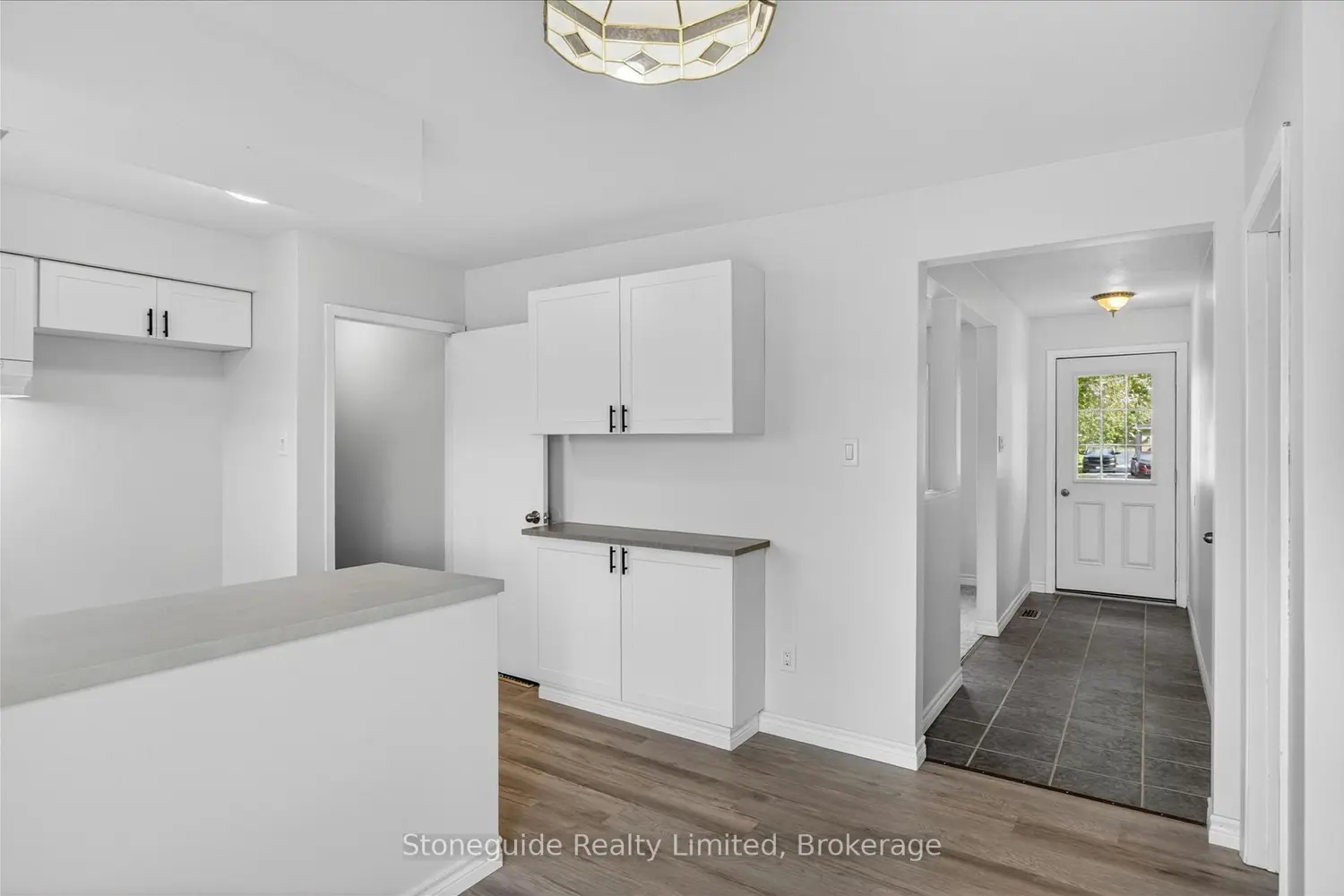 667 Skyline Road photo 3