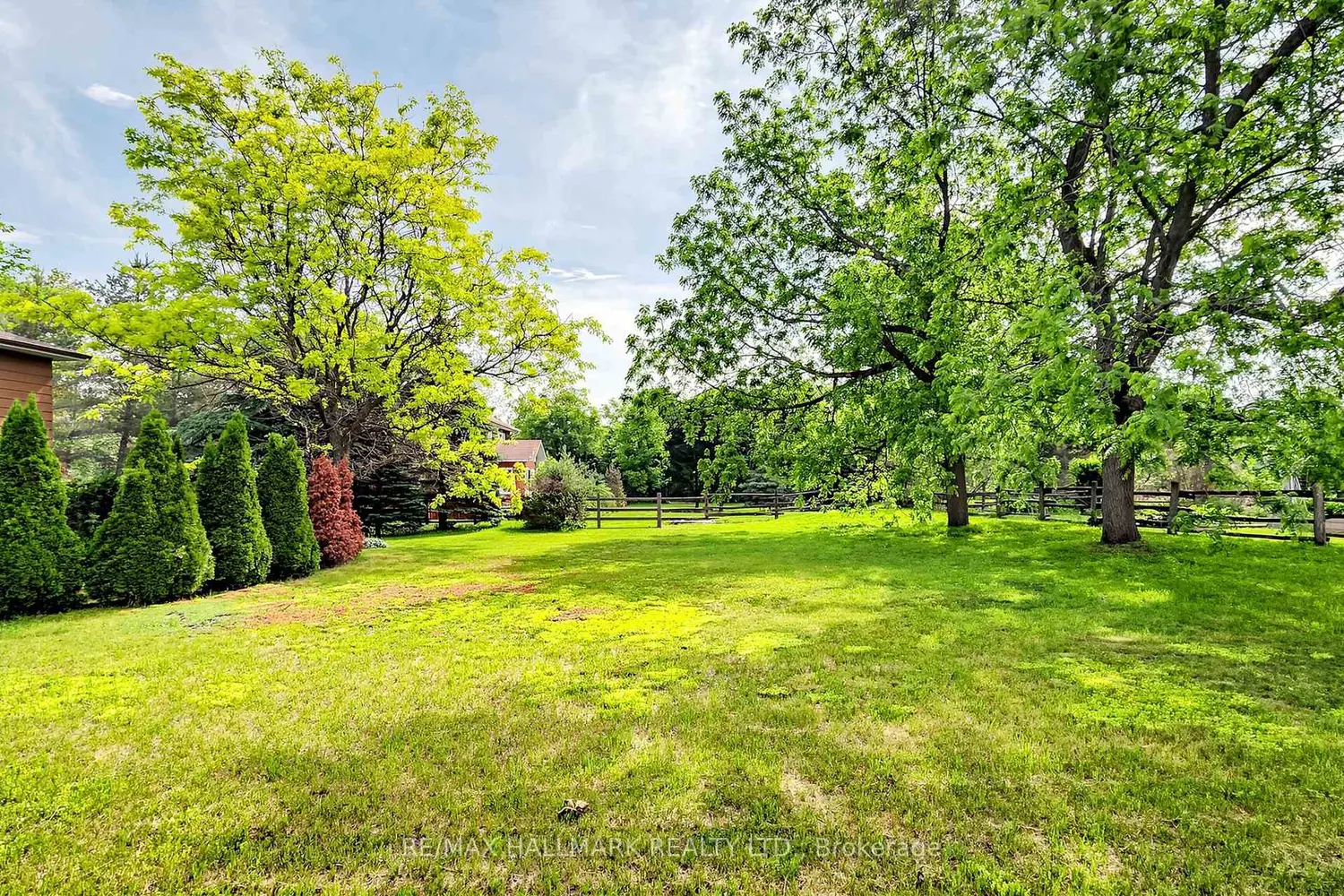 5193 Aurora Road photo 4
