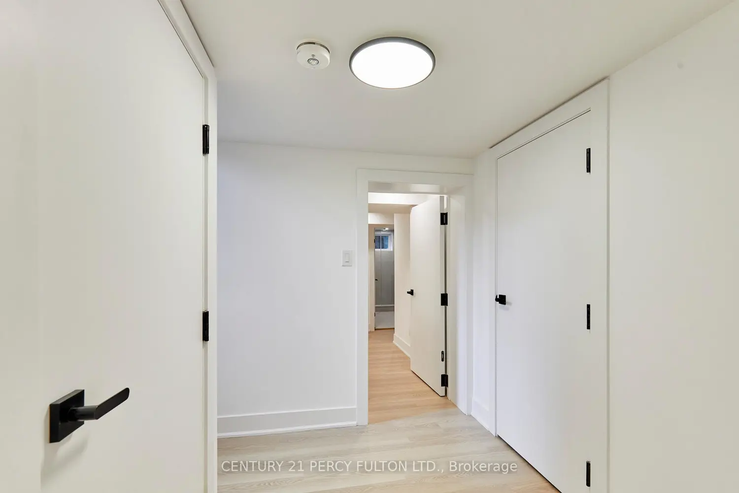 56 Broadlands Boulevard photo 4