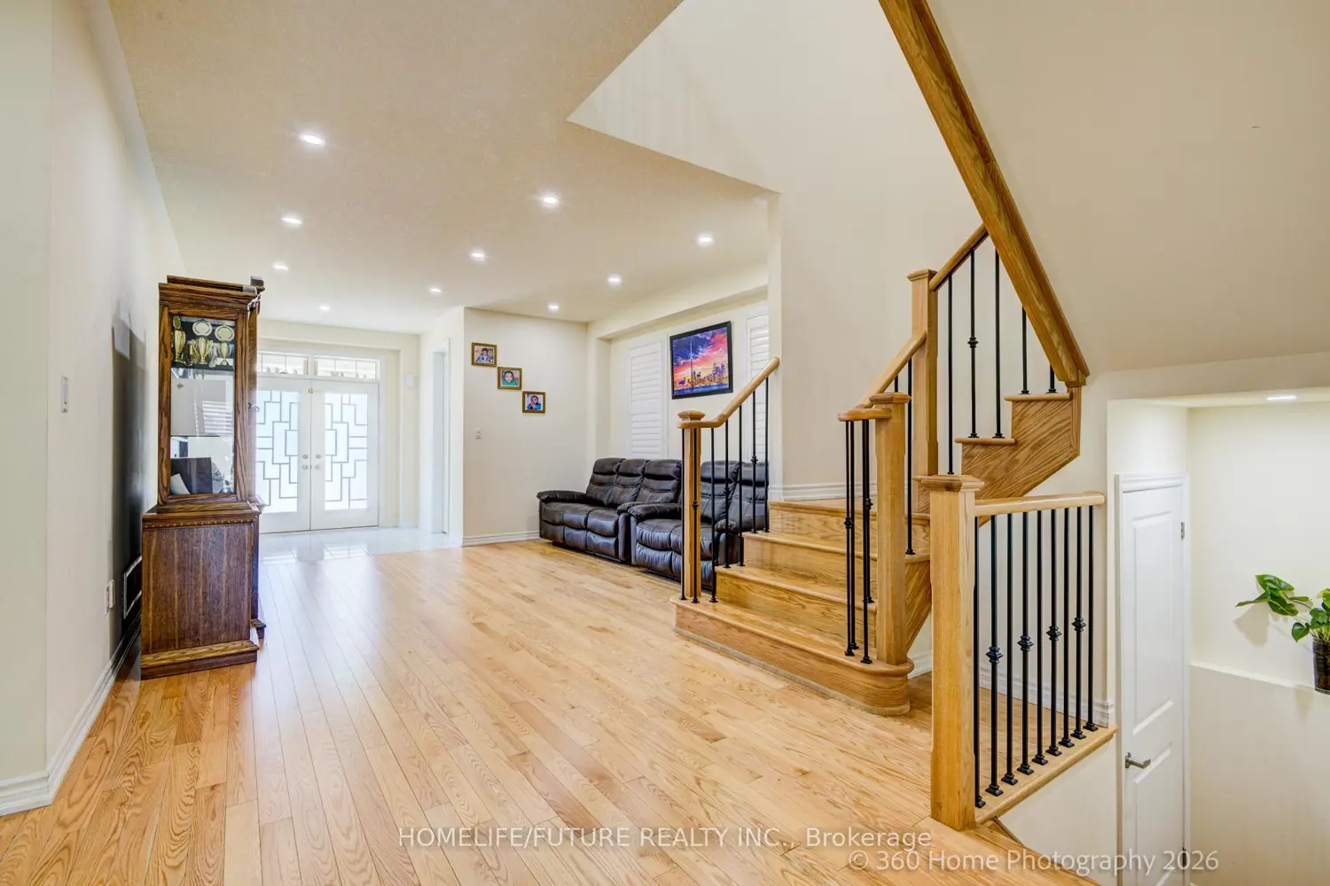42 Samuel Crescent photo 5