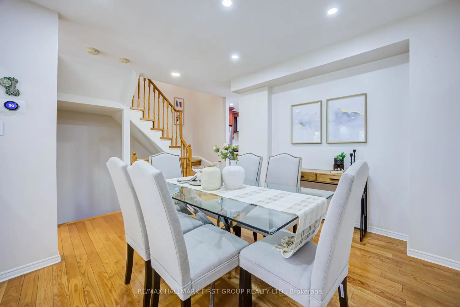 1075 Ellesmere Road 15 photo 4