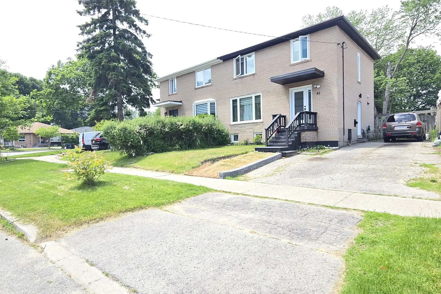 42 Pixley Crescent photo 2