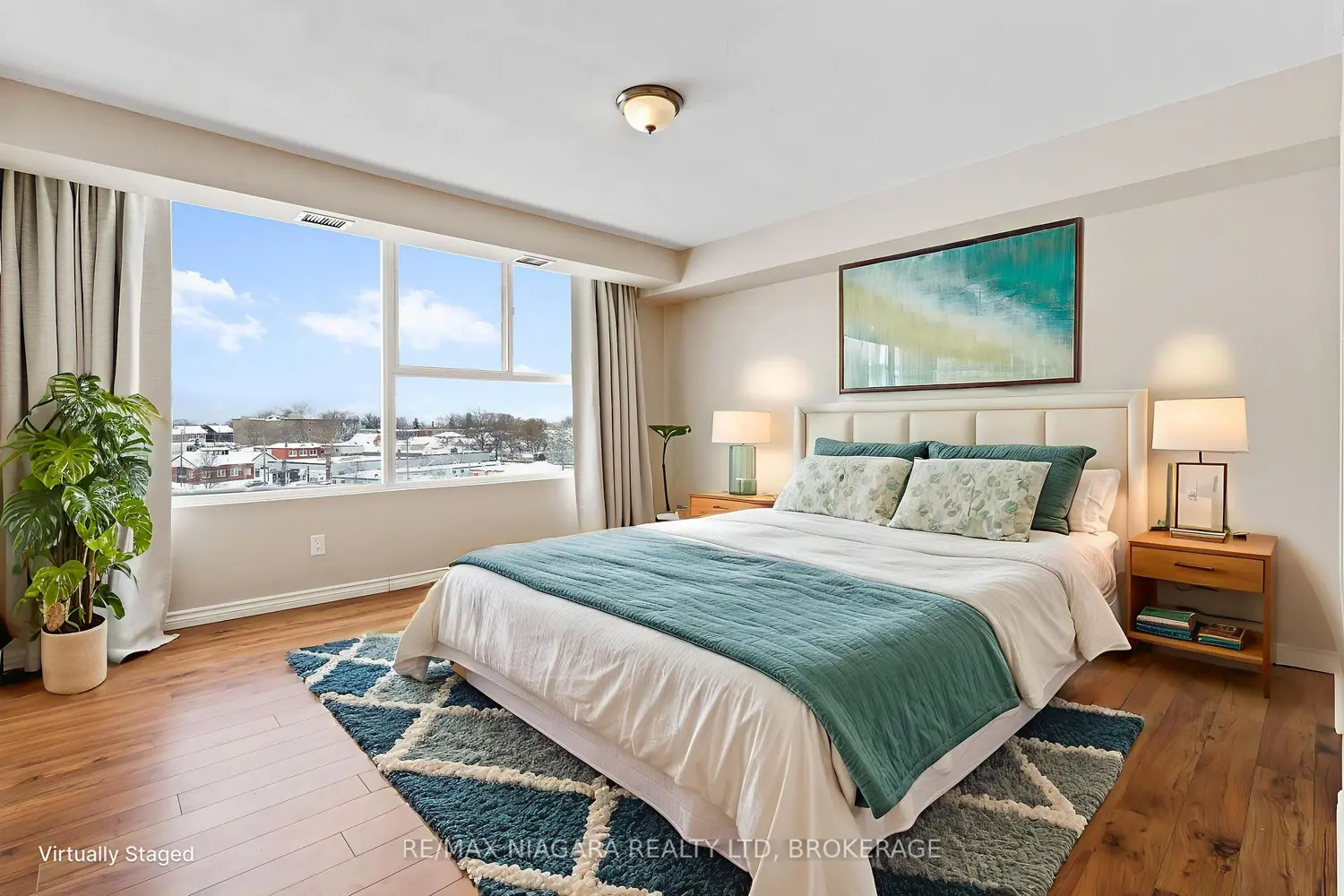 7 Gale Crescent 502 photo 4