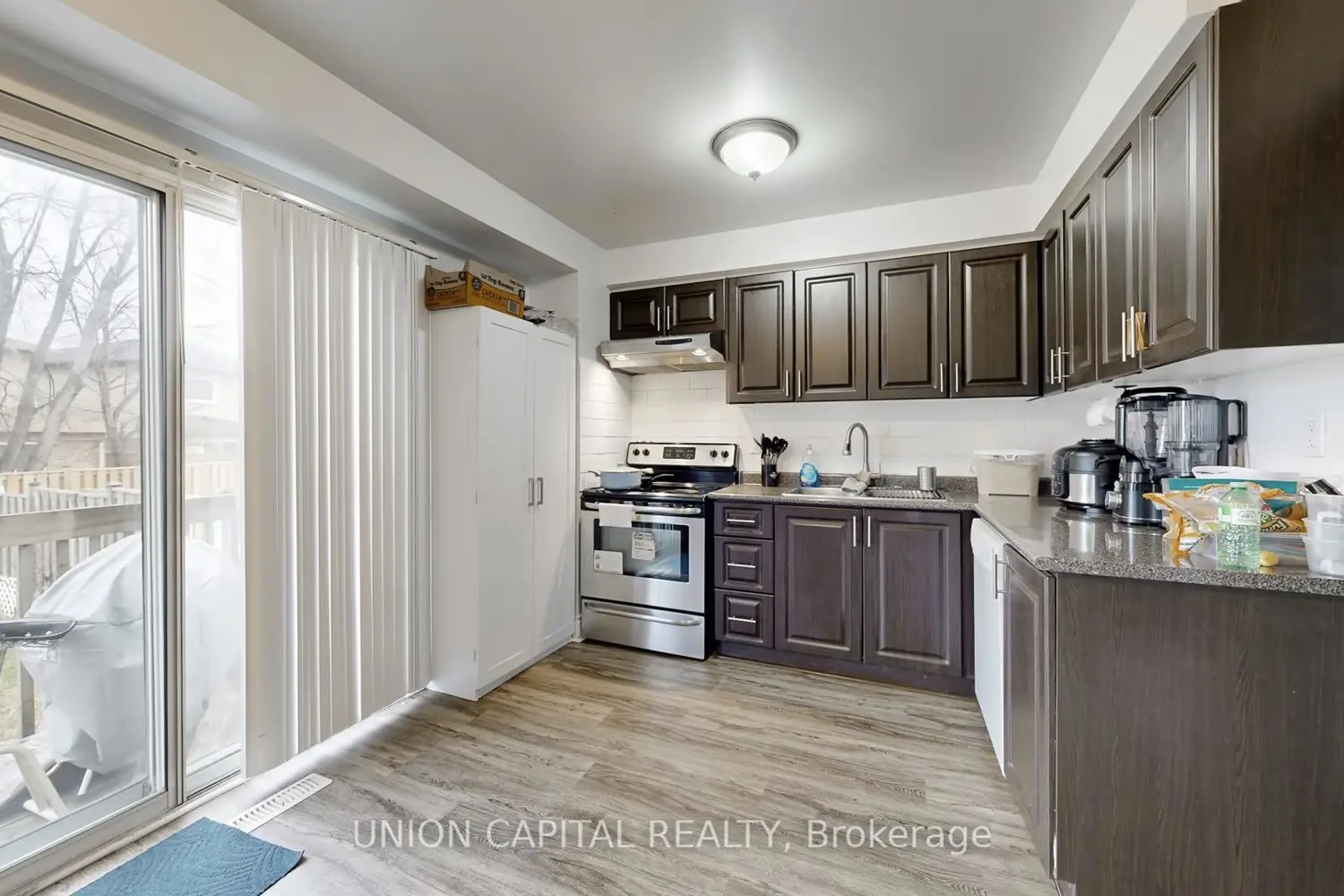 142 Wright Crescent photo 5