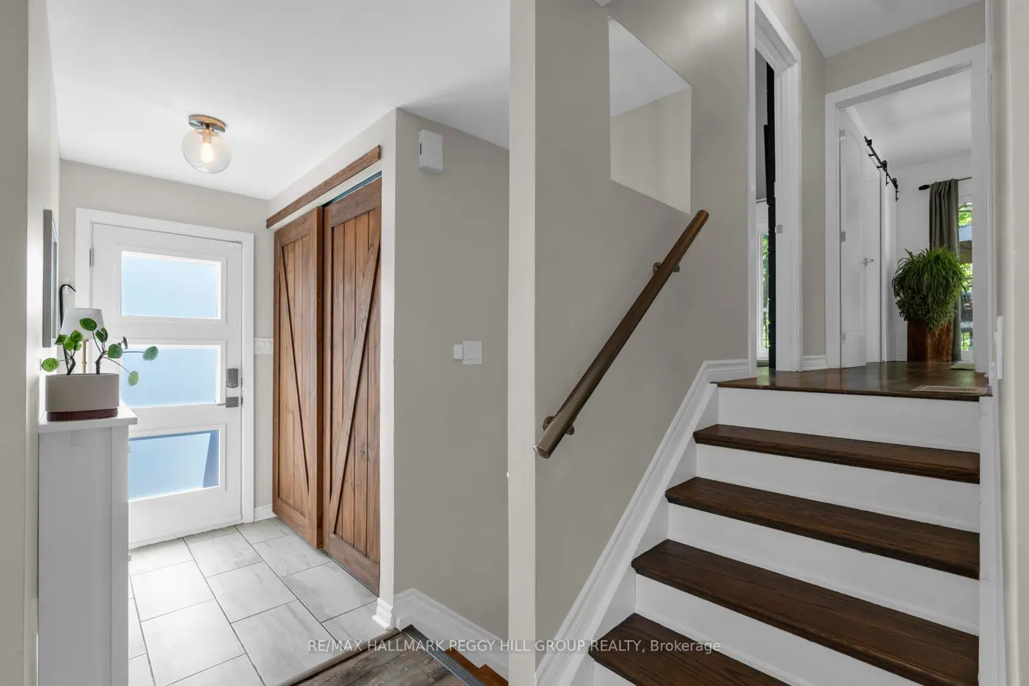 19 Austen Lane photo 2