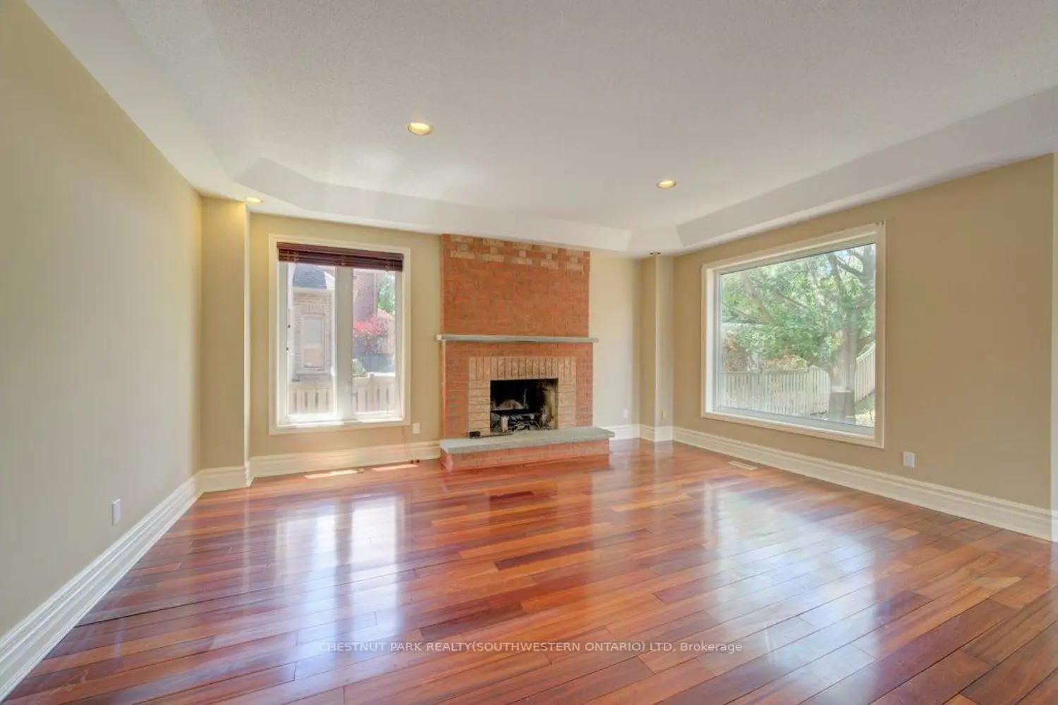 14 Antrim Court photo 3