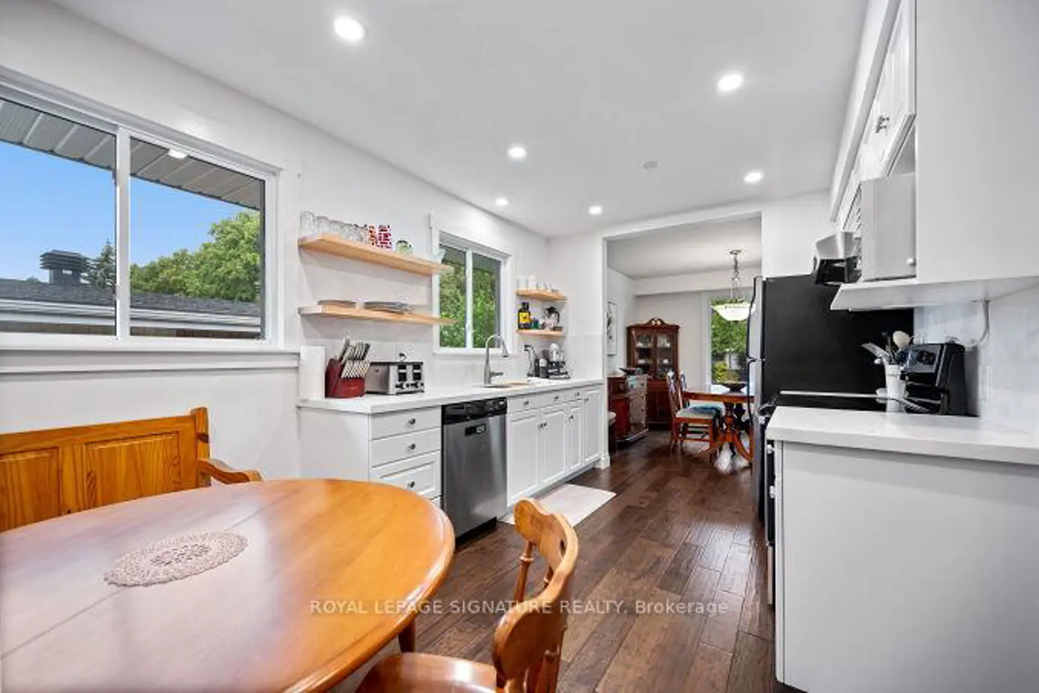 646 Blue Forest Hill photo 4