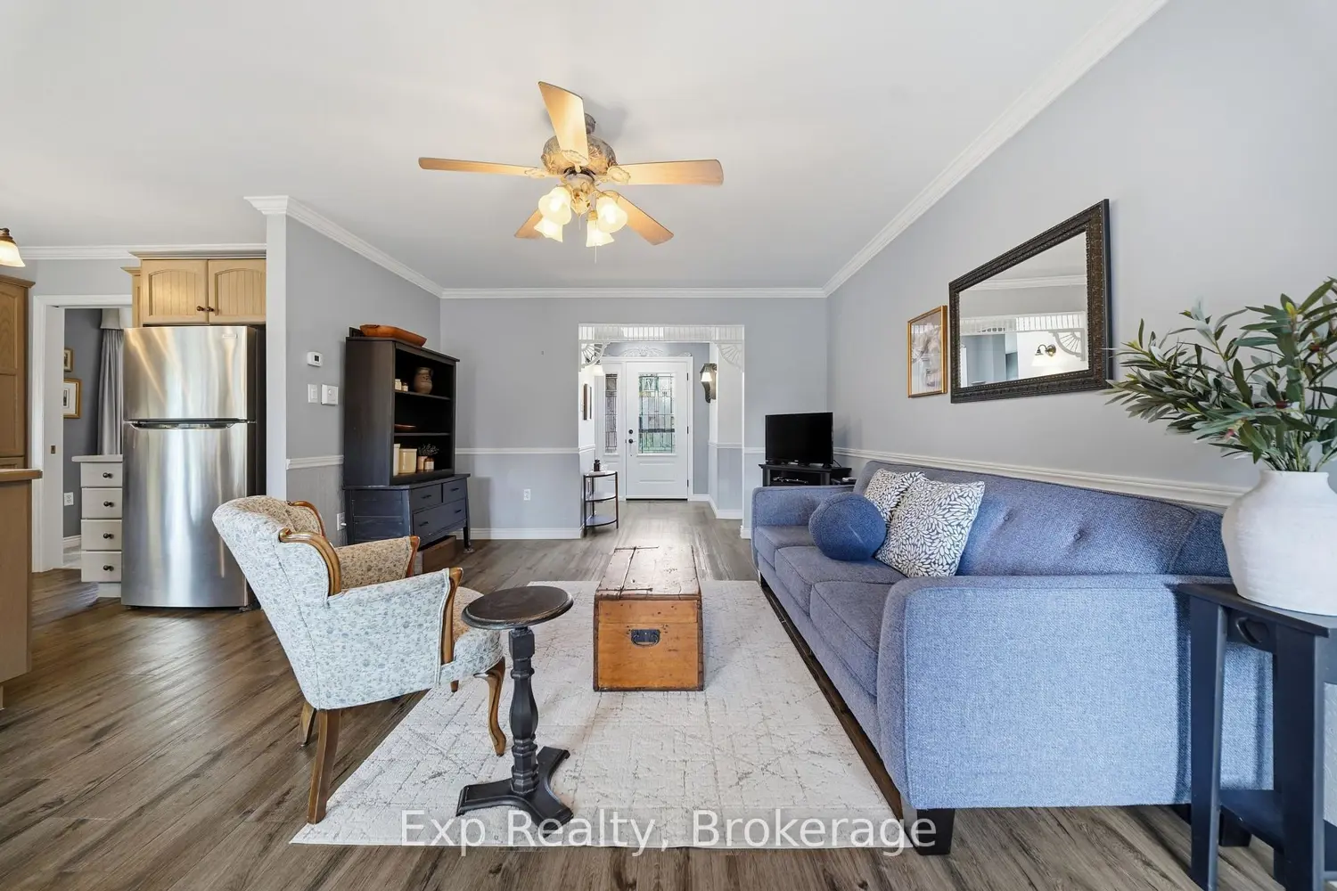 121 Simcoe Street photo 2