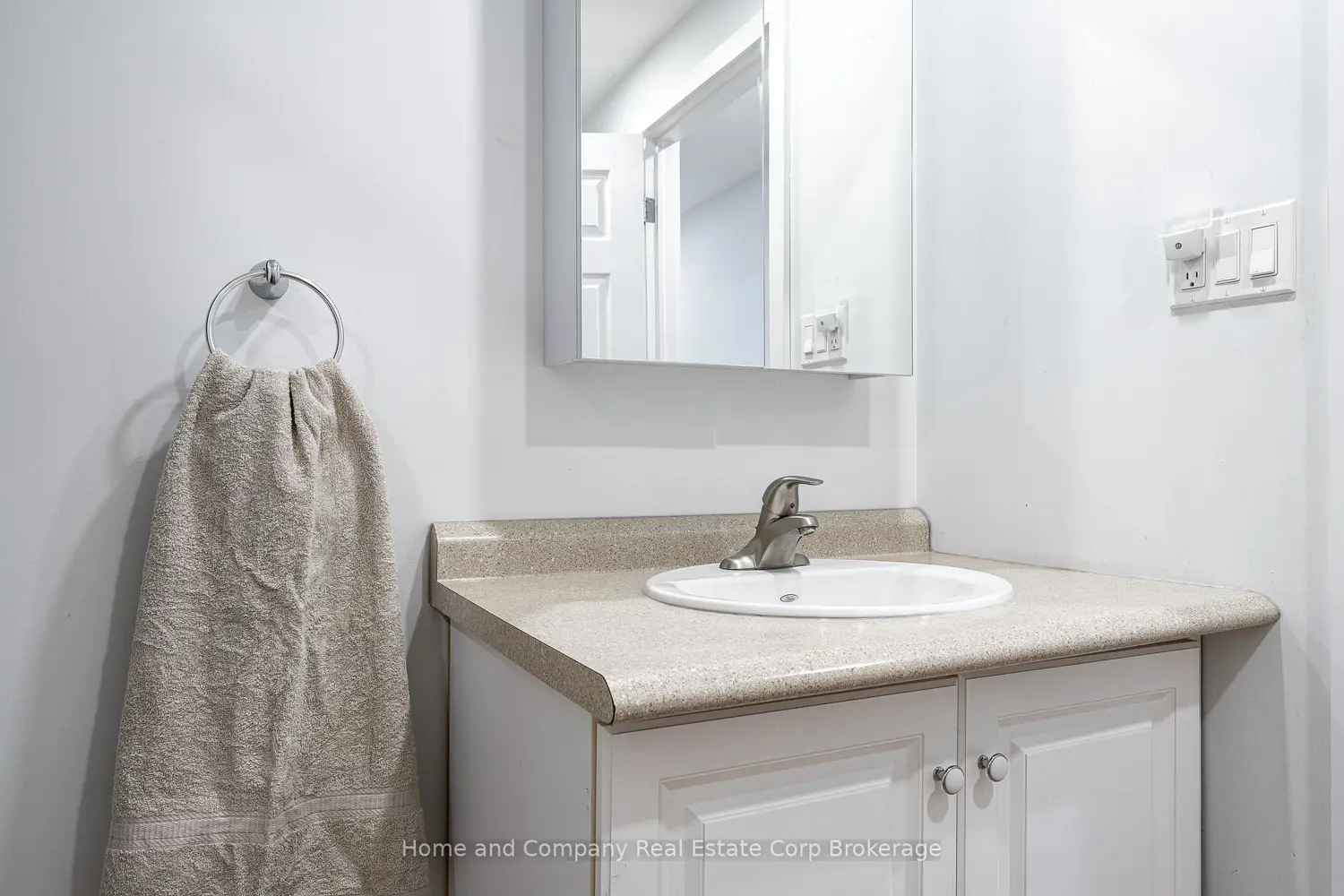 154 Maple Street photo 5