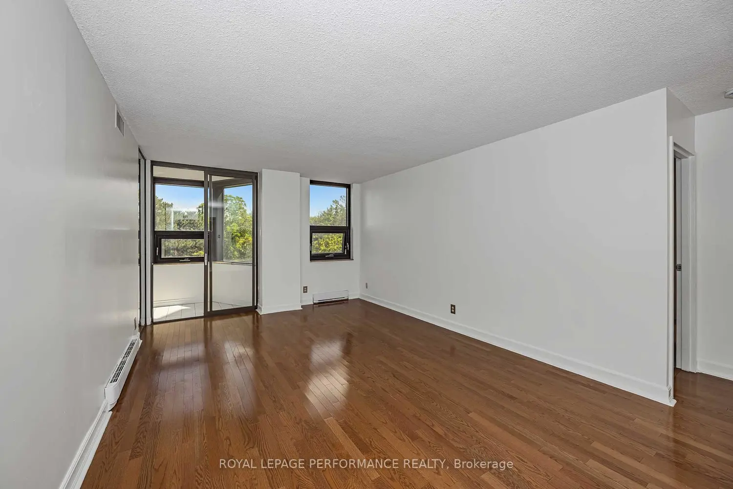 2019 Carling Avenue 408 photo 2