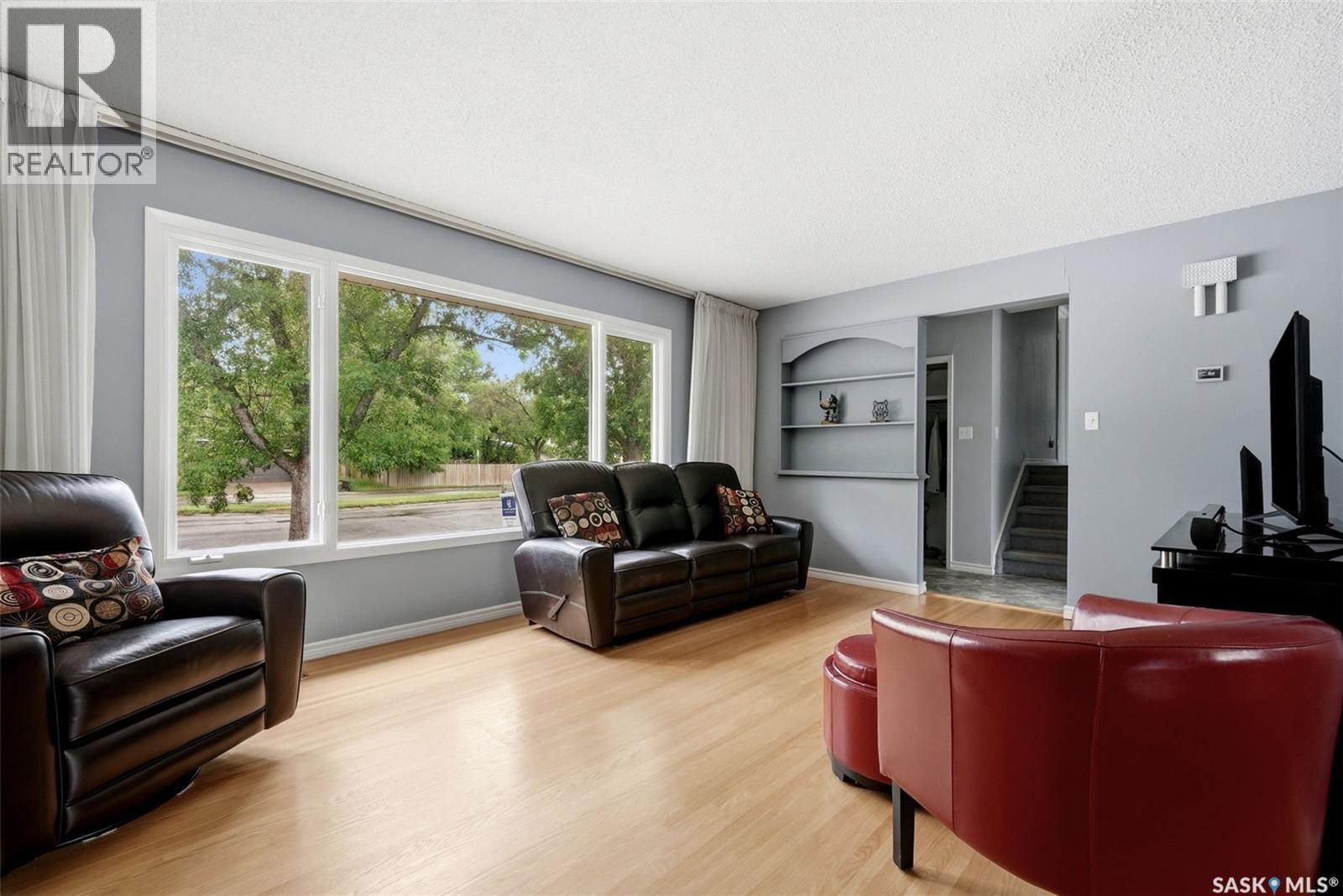 2305 Parliament Avenue, Regina, SK, S4S4G5