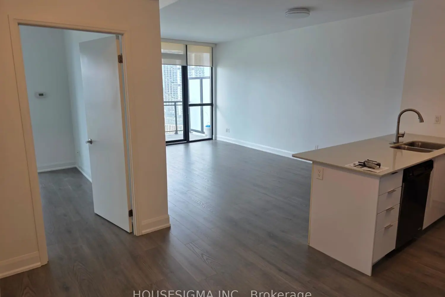 2910 Highway 7 2206 photo 5