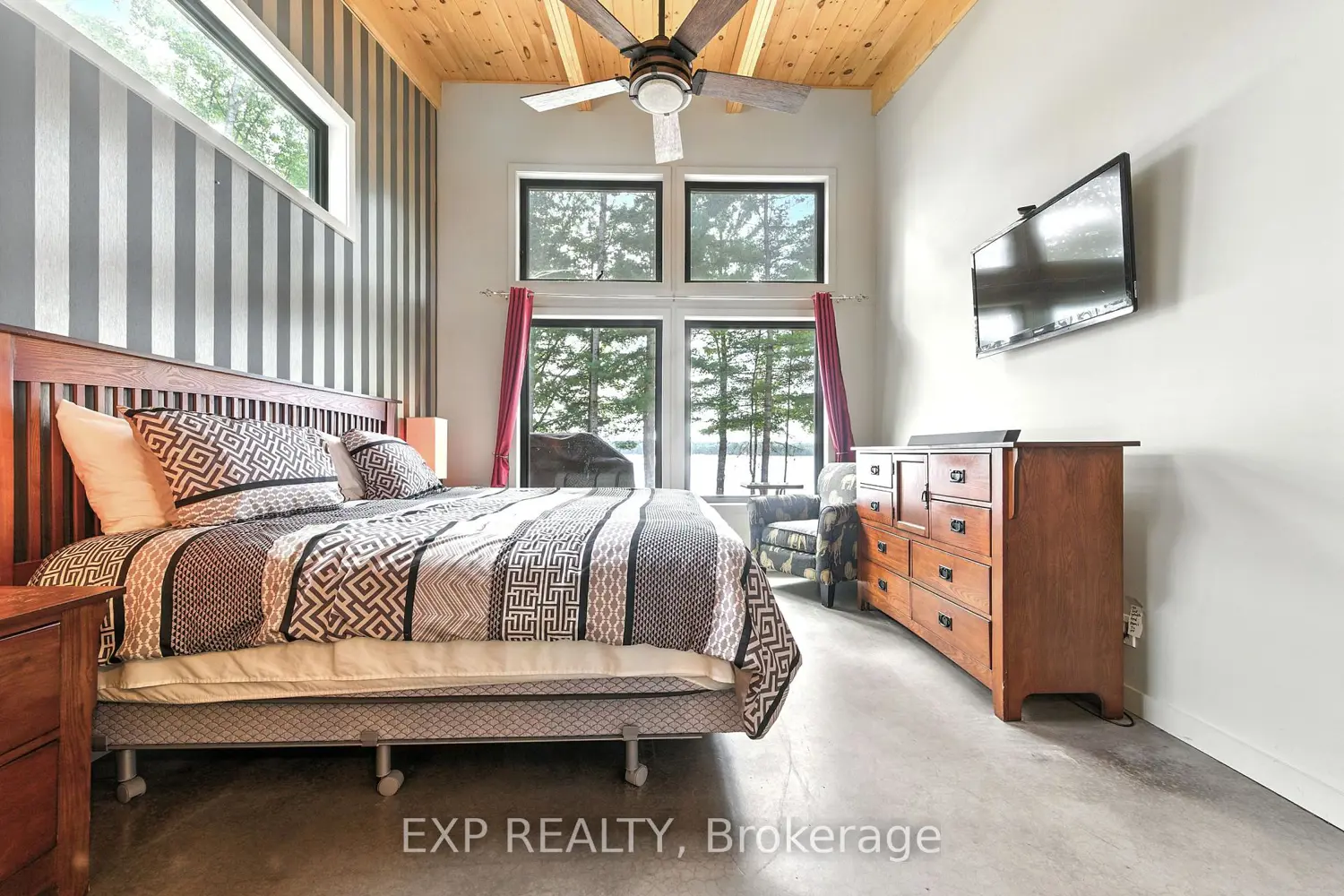 332 Lachlan Lane photo 4