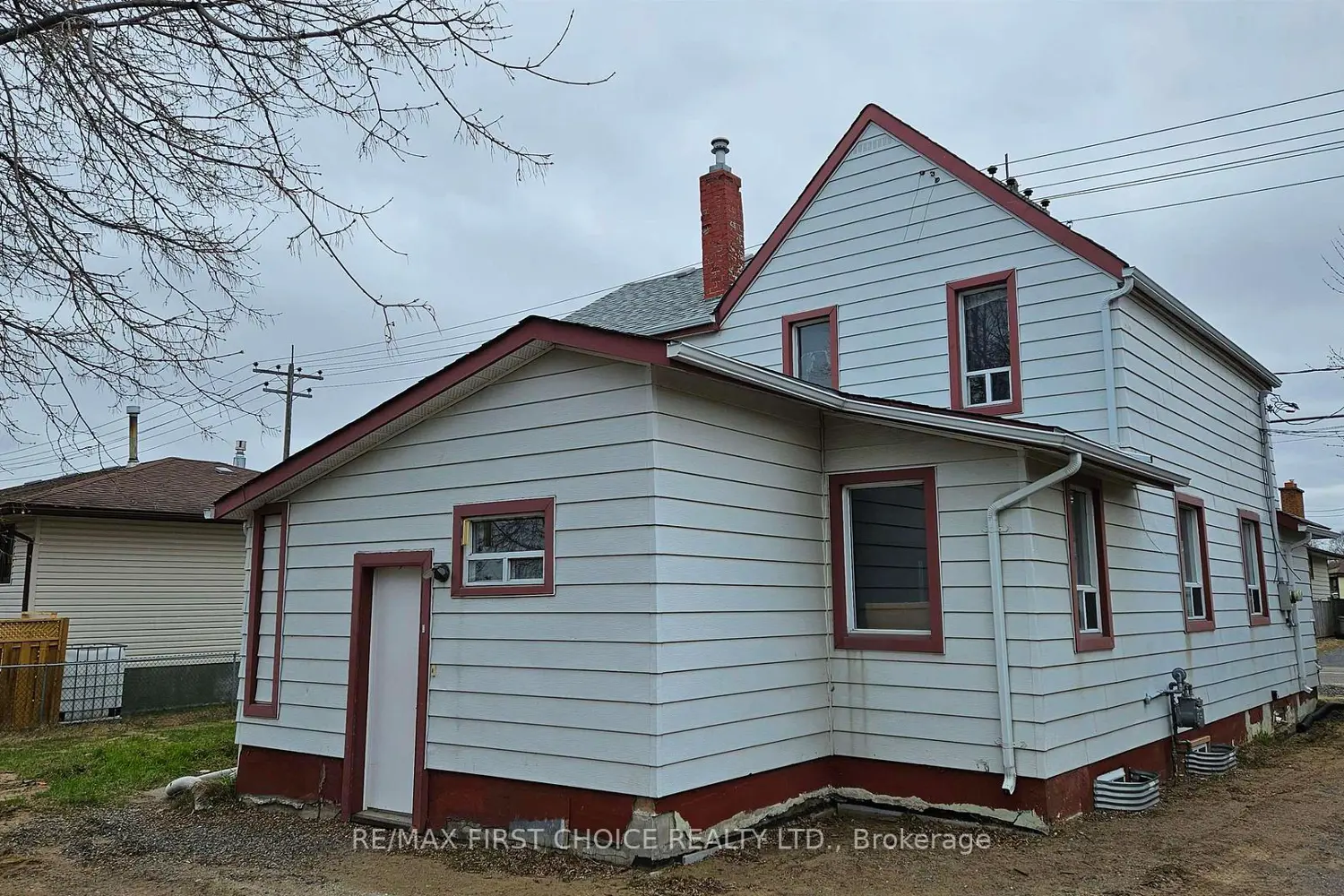 345 Ray Boulevard photo 4