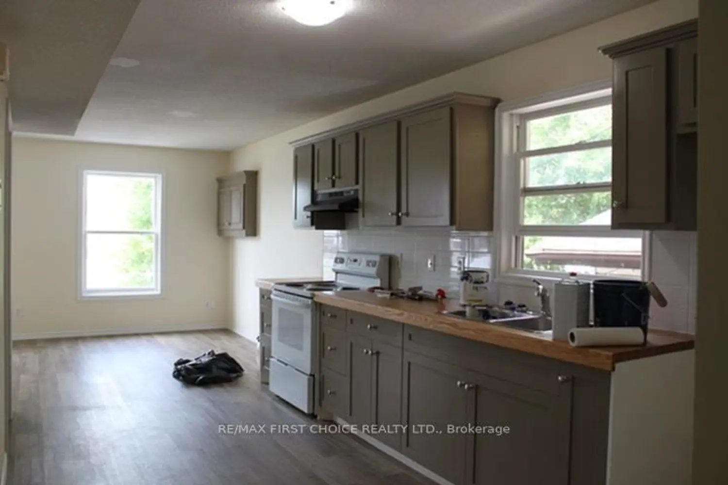 129 Mckellar Street photo 3