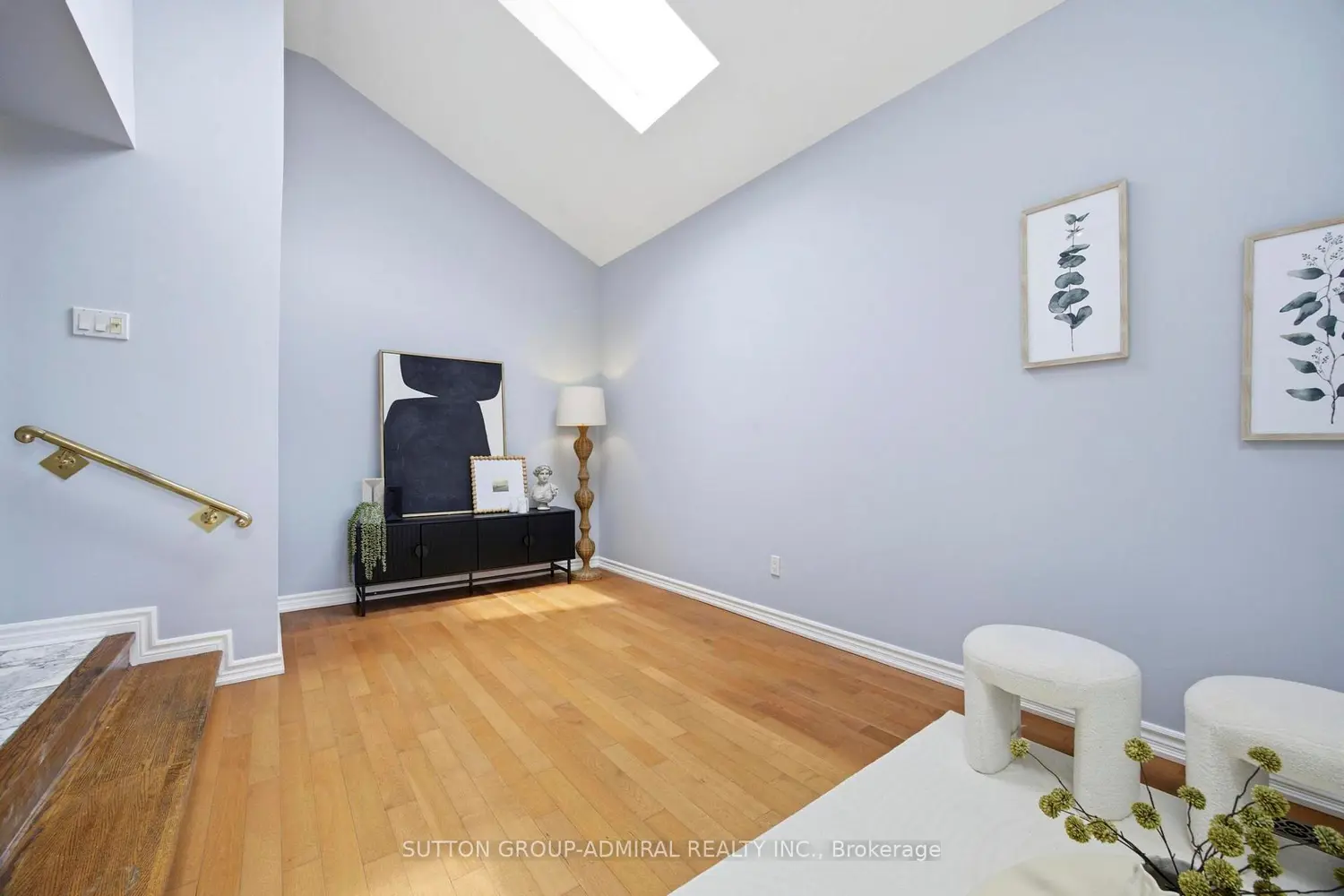 138 Kennard Avenue photo 3