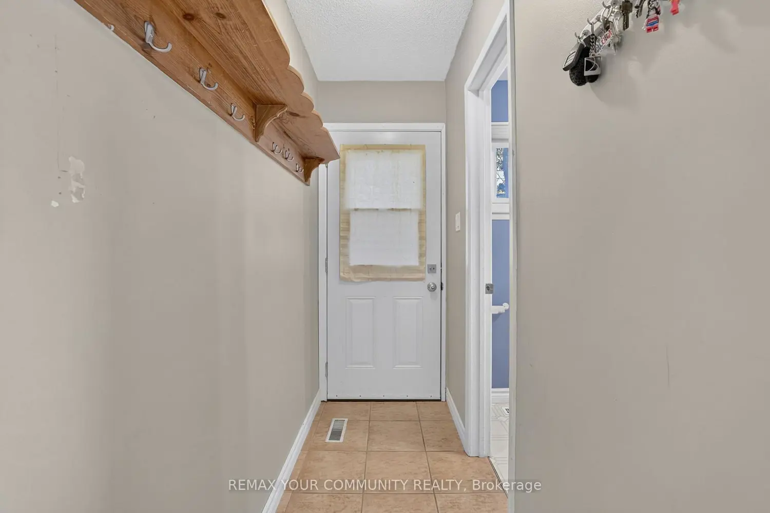198 Britannia Avenue photo 4