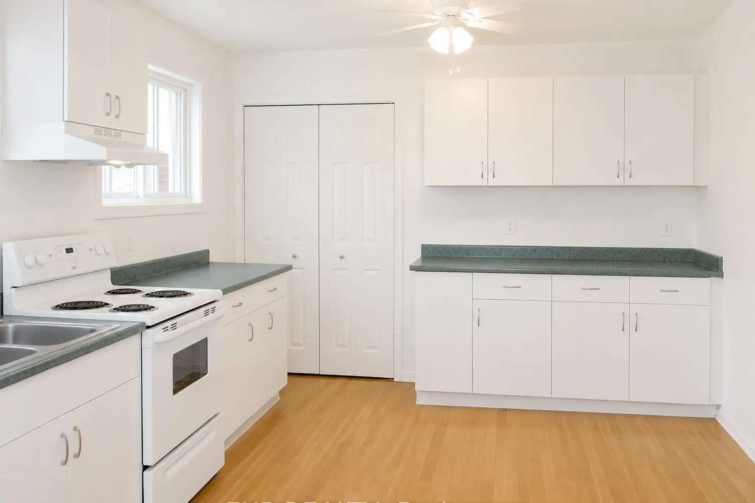 2473 Walkley Road photo 2