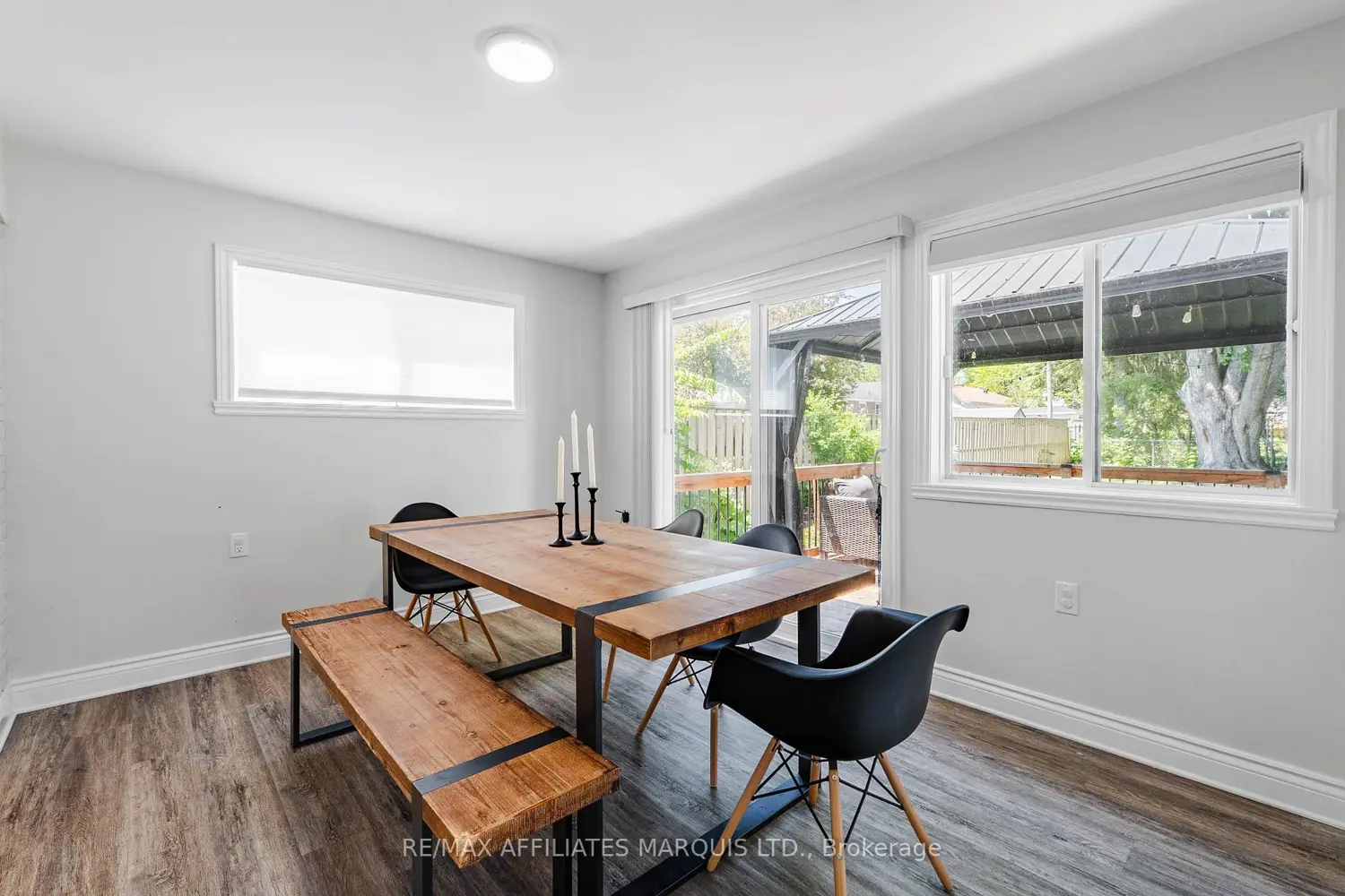1605 Queen Street photo 5