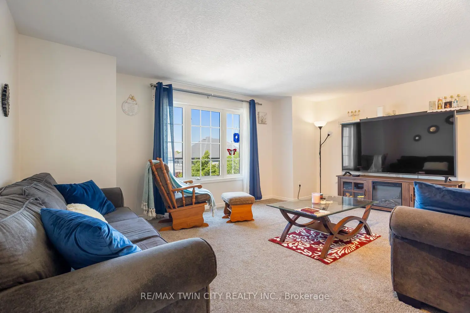 229 Parkvale Drive photo 5