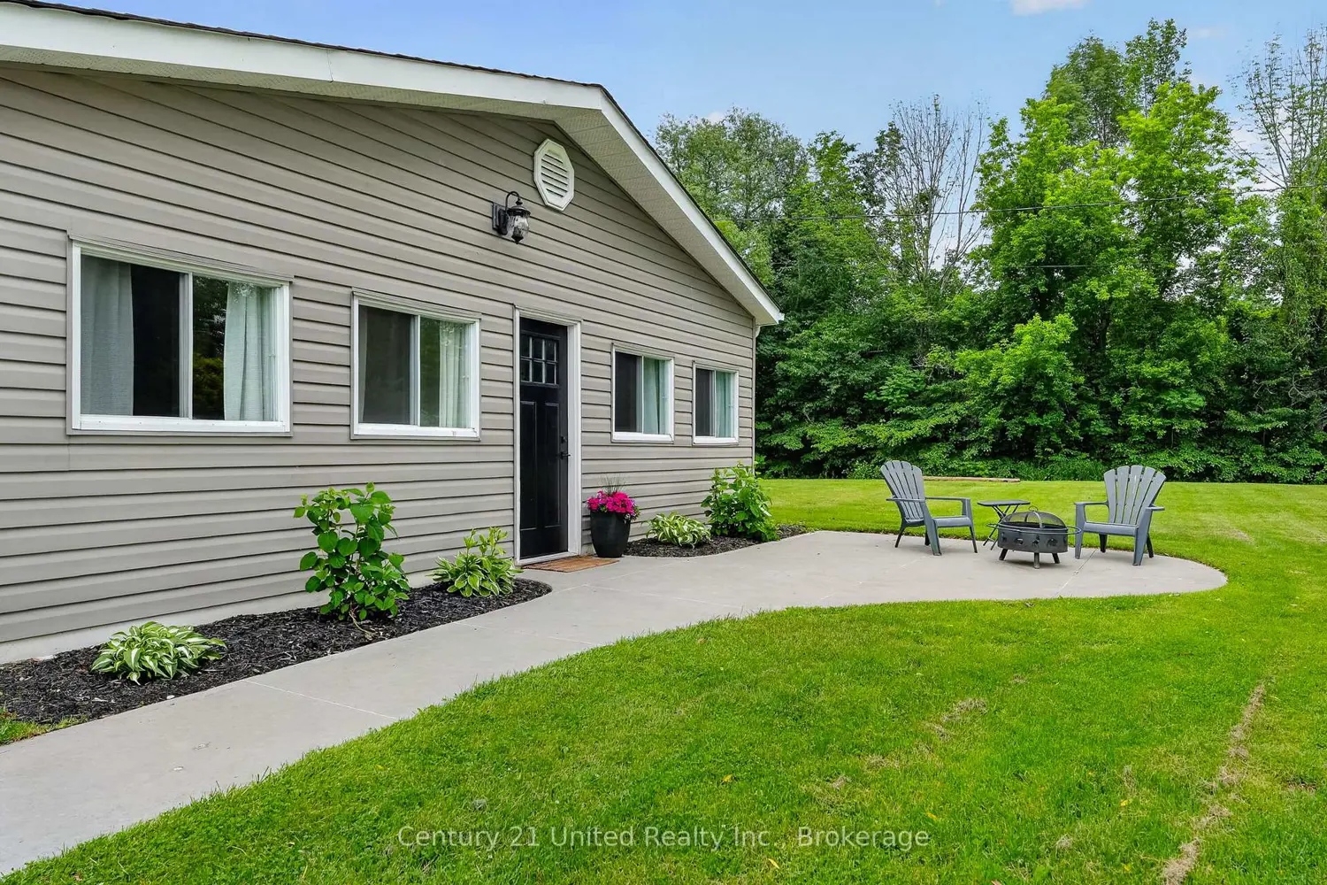 145 Noonan Road photo 2