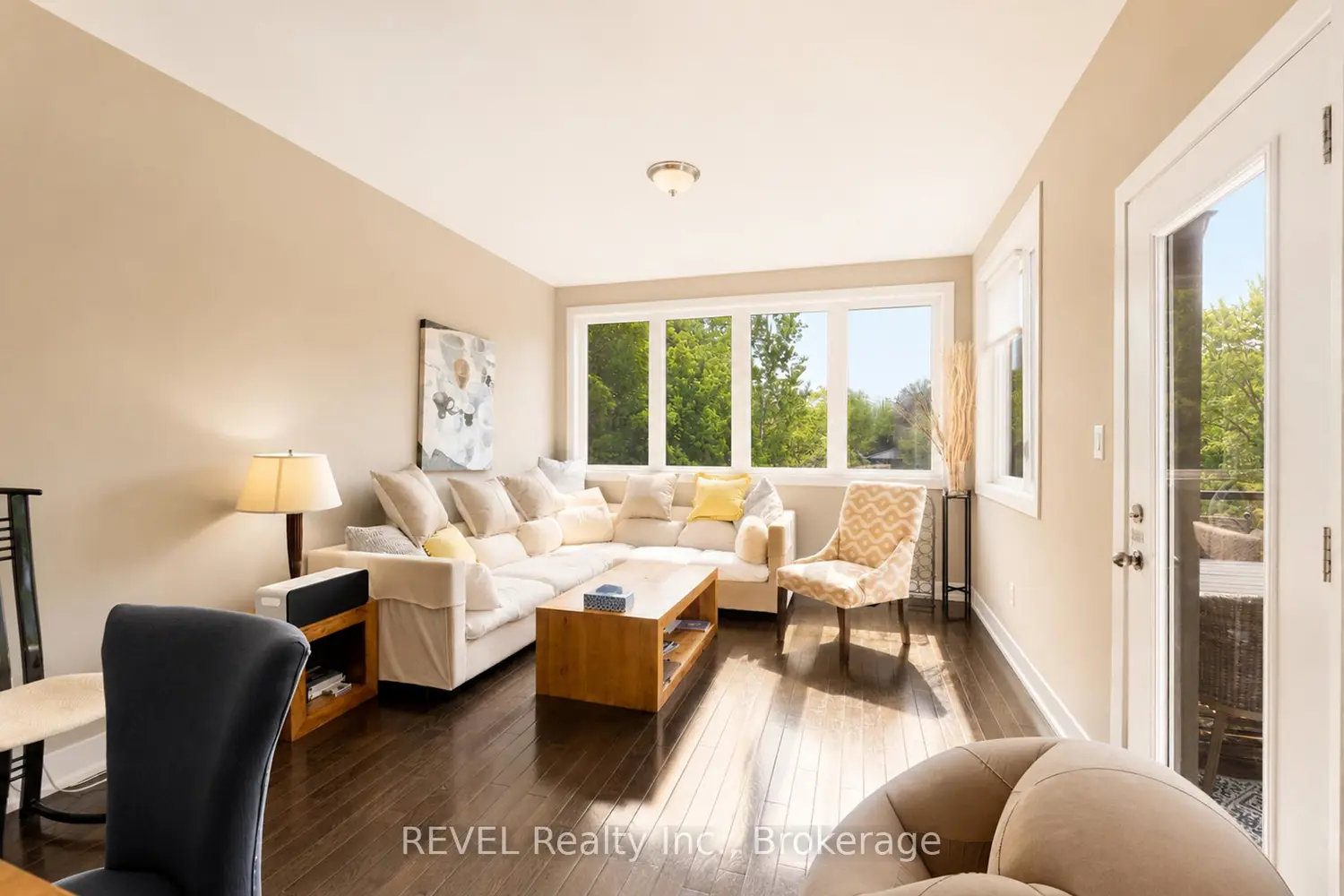 67 Rockmount Crescent photo 5