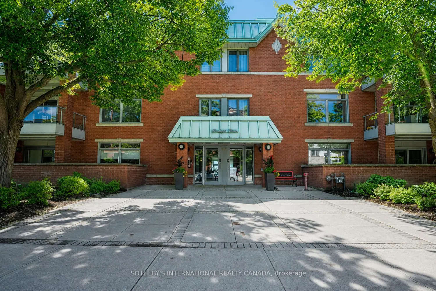 21 Kempenfelt Drive 303