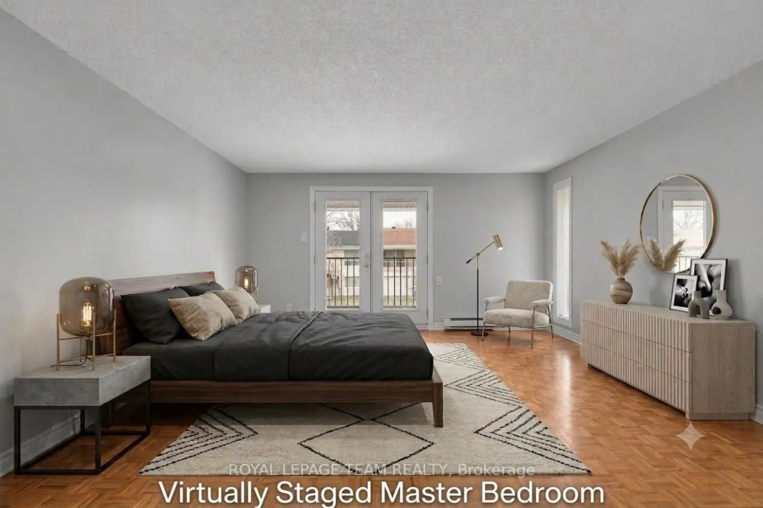 87 Grady Crescent photo 4