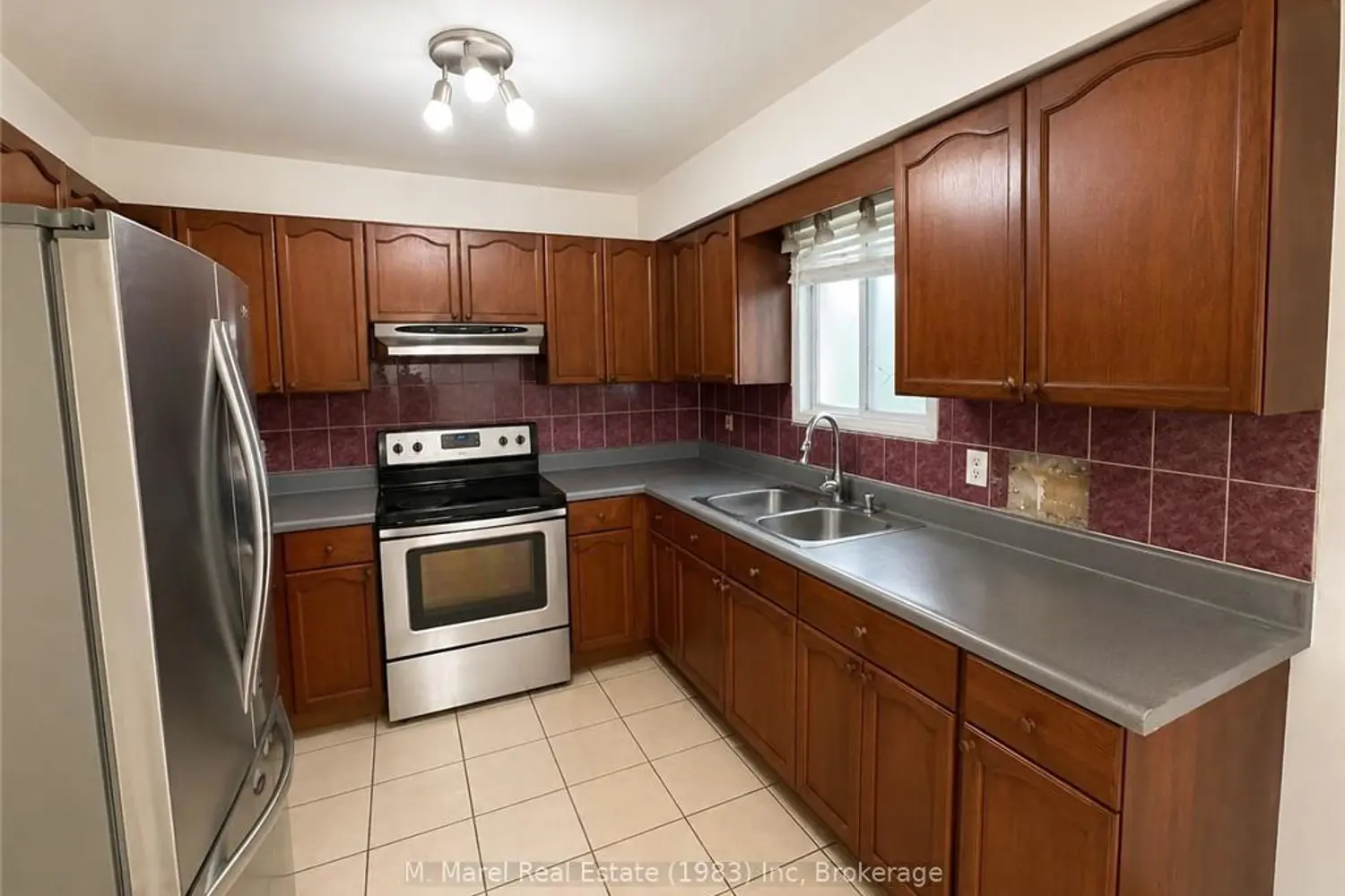 10 Jeanette Avenue photo 2