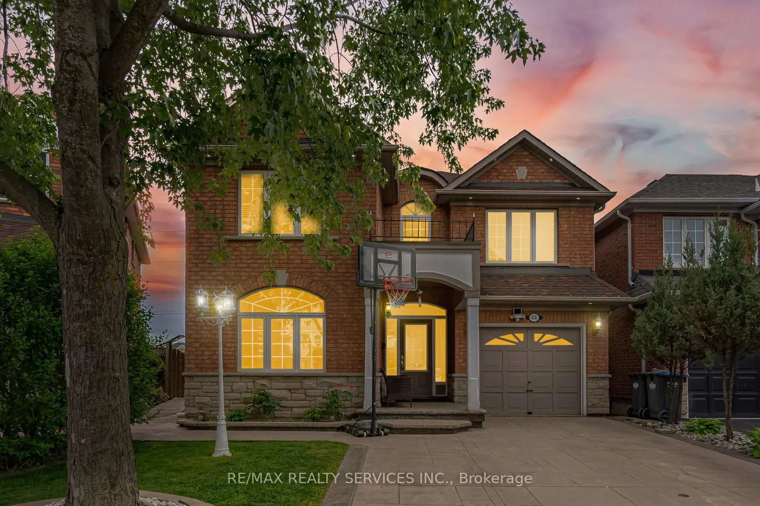 44 Brambirch Crescent