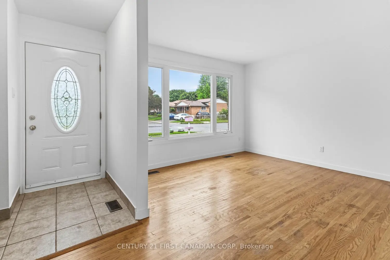 264 Admiral Drive photo 5