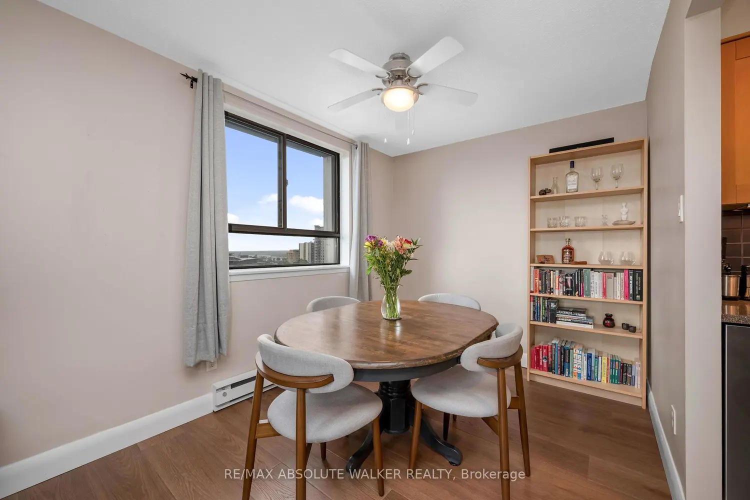 470 Laurier Avenue 1007 photo 5
